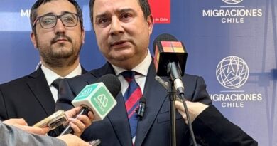 El director del Servicio Nacional de Migraciones, Frank Sauerbaum, durante el anuncio de la nueva herramienta de habilitación laboral.