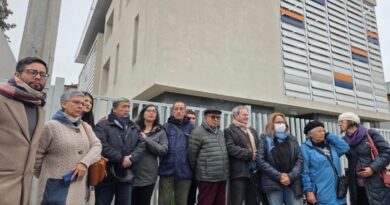 Agrupaciones de Derechos Humanos y autoridades locales frente a la Fiscalía de Quilpué.