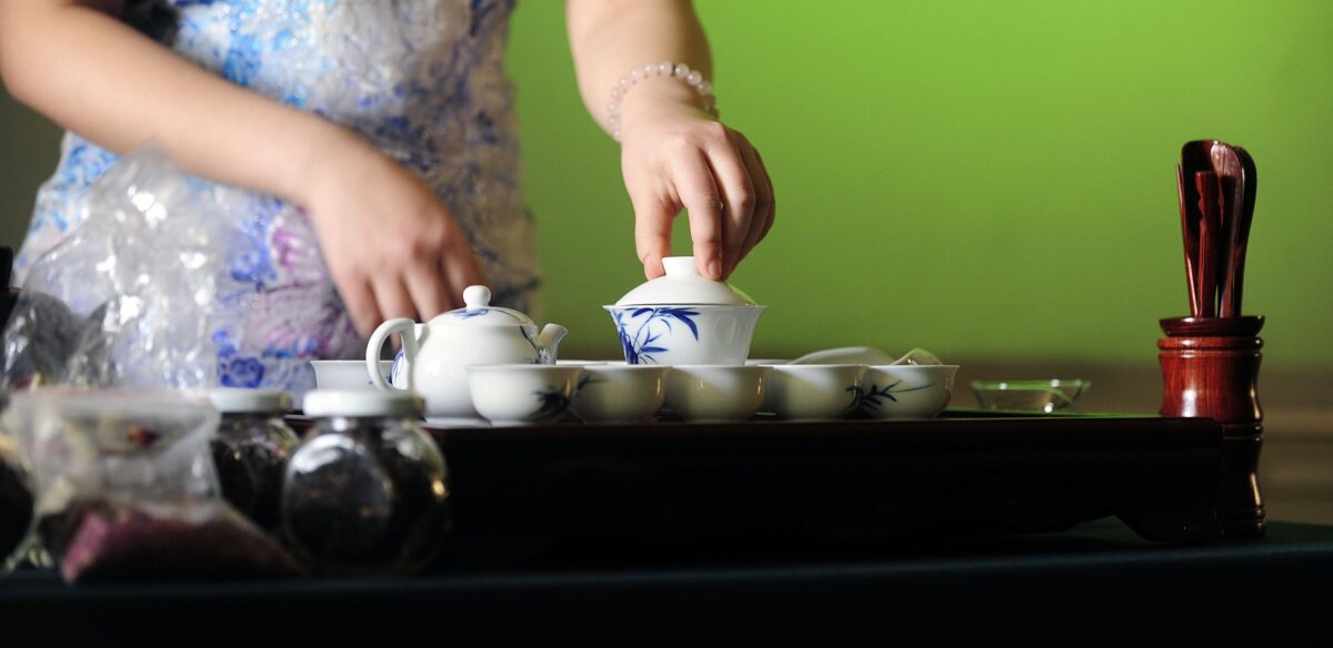 Ceremonia del té china como parte del protocolo cultural.
